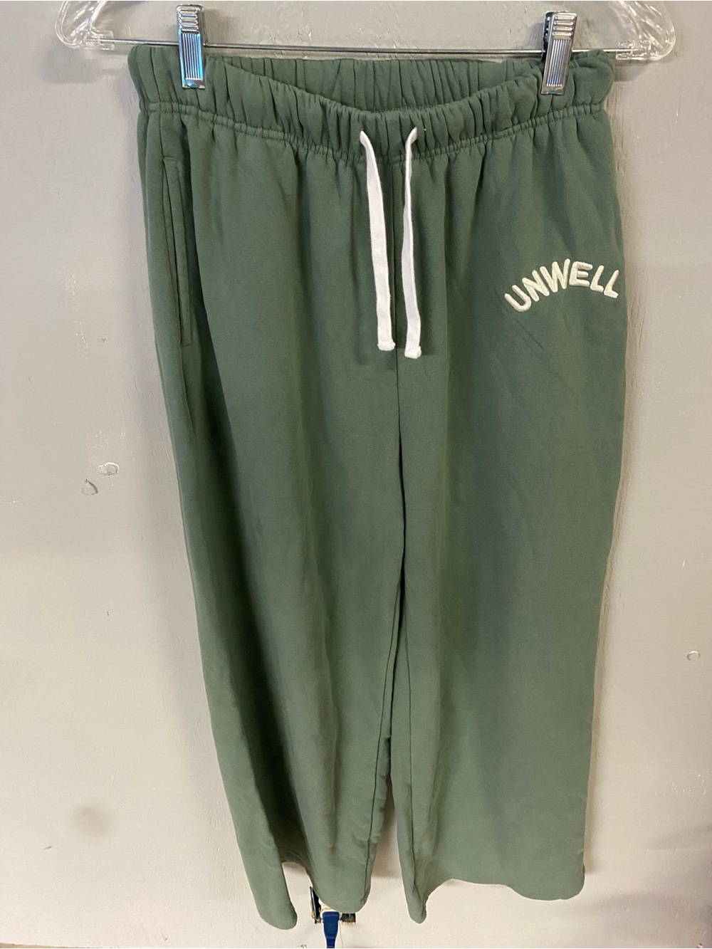 UNWELL Olive Green Drawstring women’s. Sweatpants